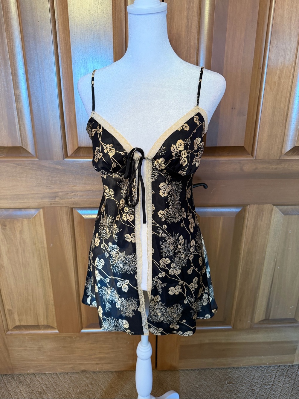 Victoria’s Secret Black and Gold lace floral slip dress size XS